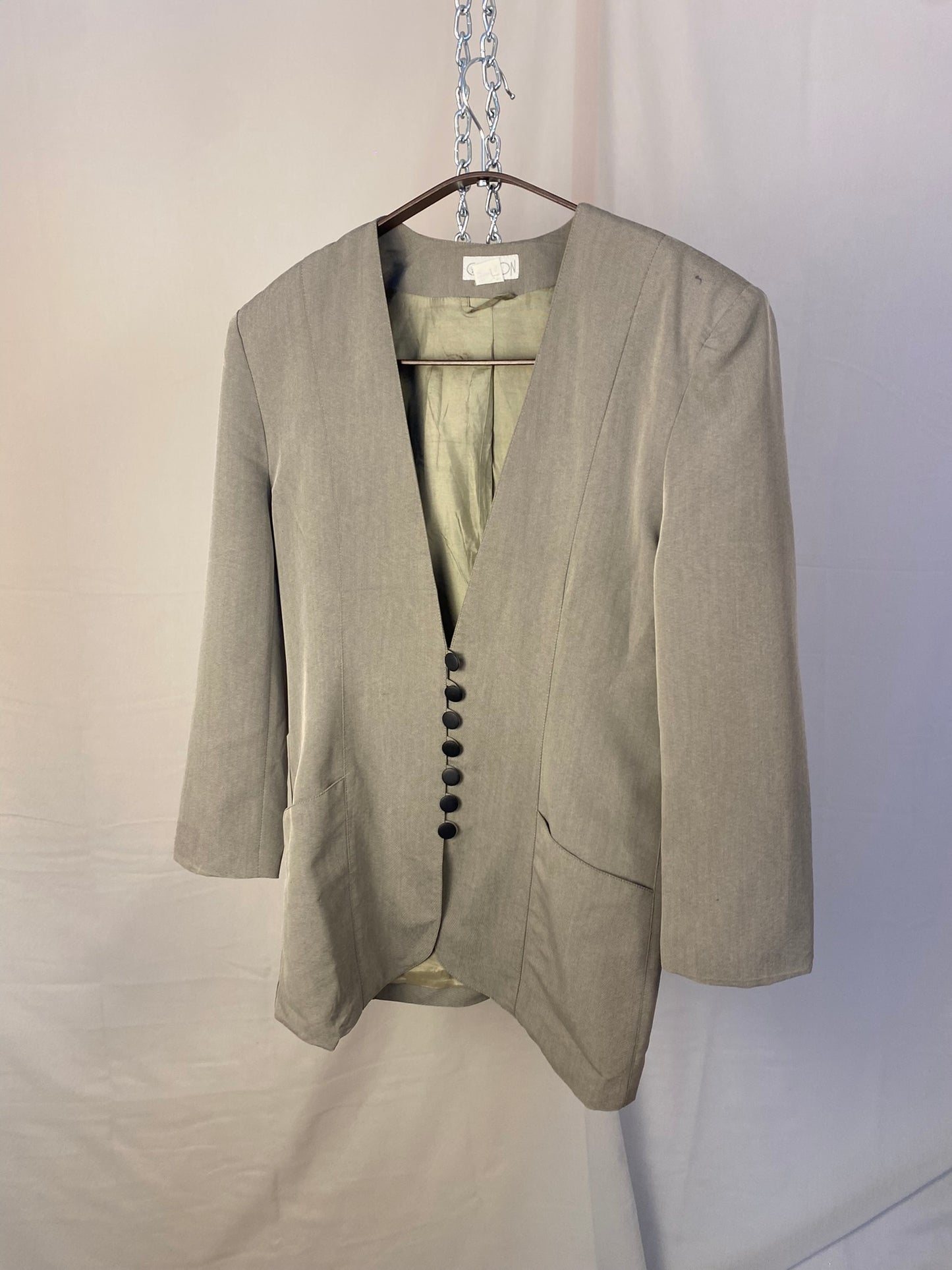 Carduus beigegrauer Blazer mit Knopfleistendetails auf Bügel